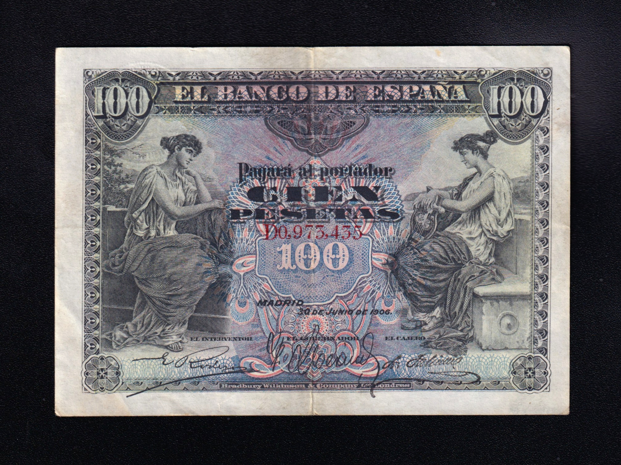 Hiraola's Product Image