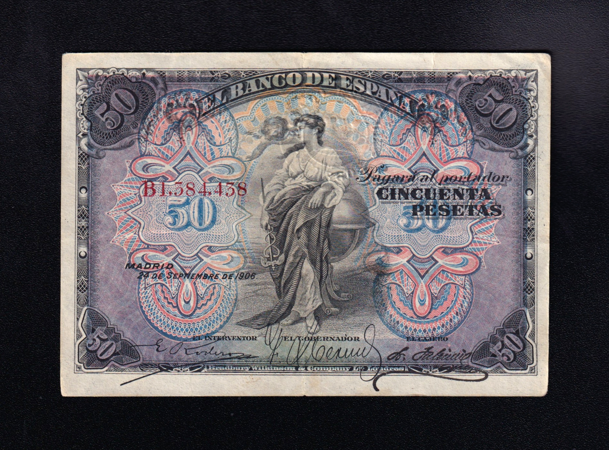 Hiraola's Product Image